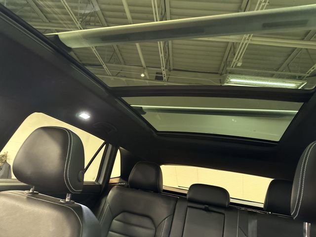 Used 2024 Volkswagen Atlas Cross Sport SEL R-Line image 18