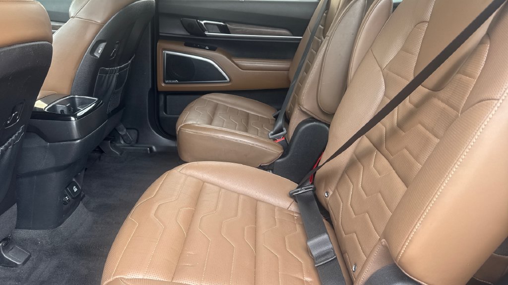 Used 2022 Kia Telluride SX w/ SX Prestige Package AWD/4WD image 10