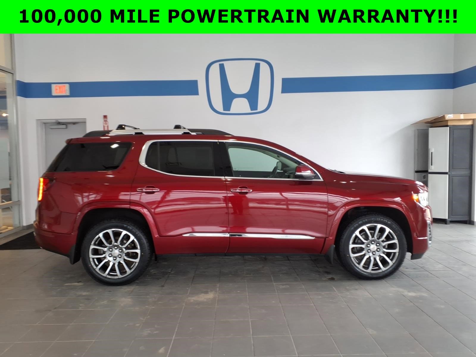 Used 2021 GMC Acadia Denali w/ Denali Ultimate Package image 2