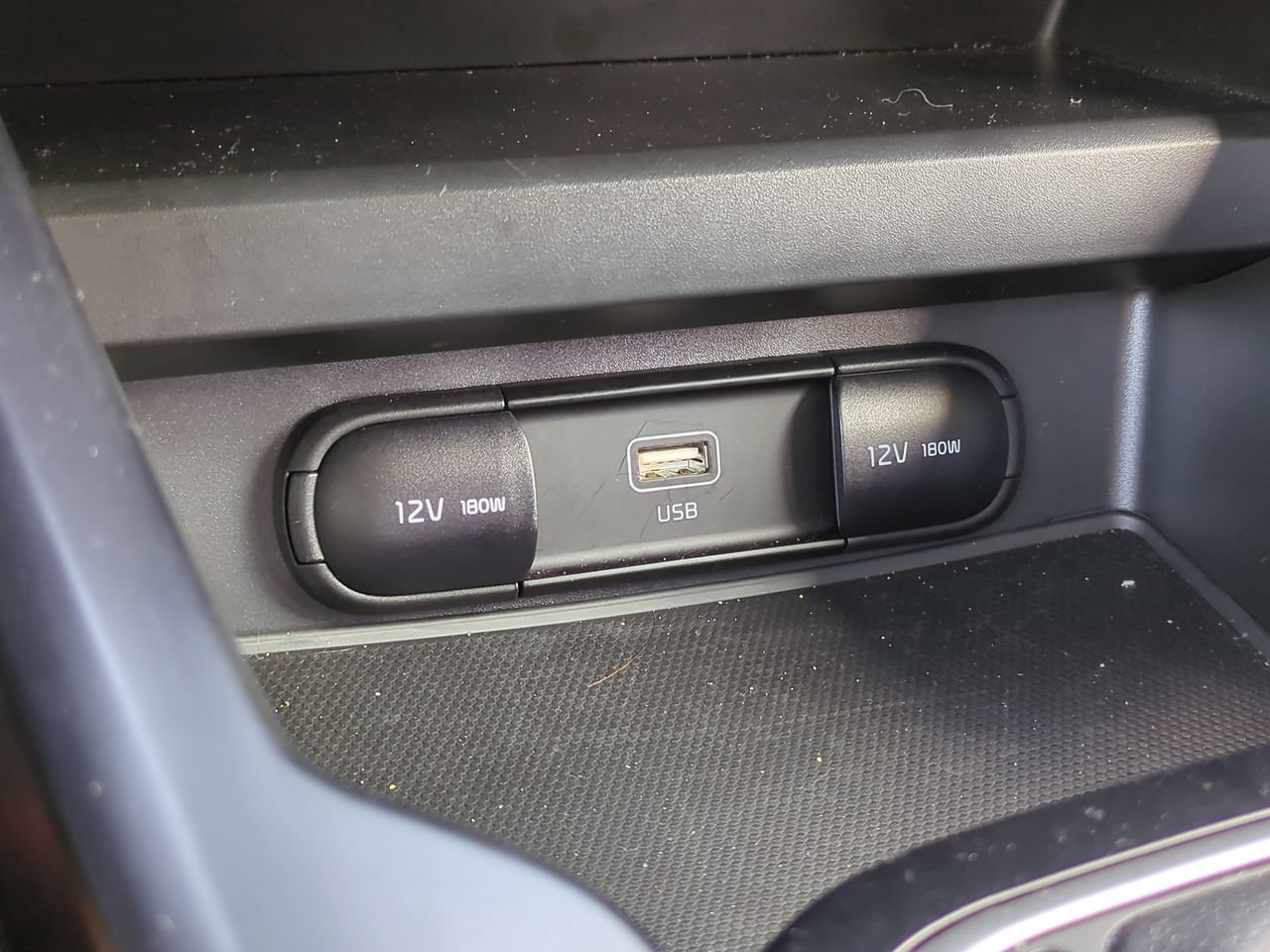 Certified 2025 Kia Soul LX w/ LX Technology Package FWD image 20