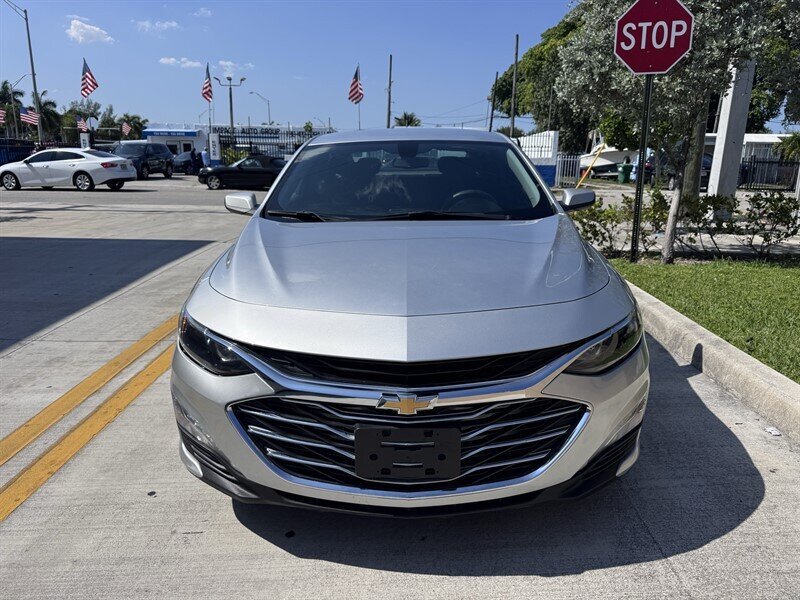 Used 2022 Chevrolet Malibu LT FWD image 2