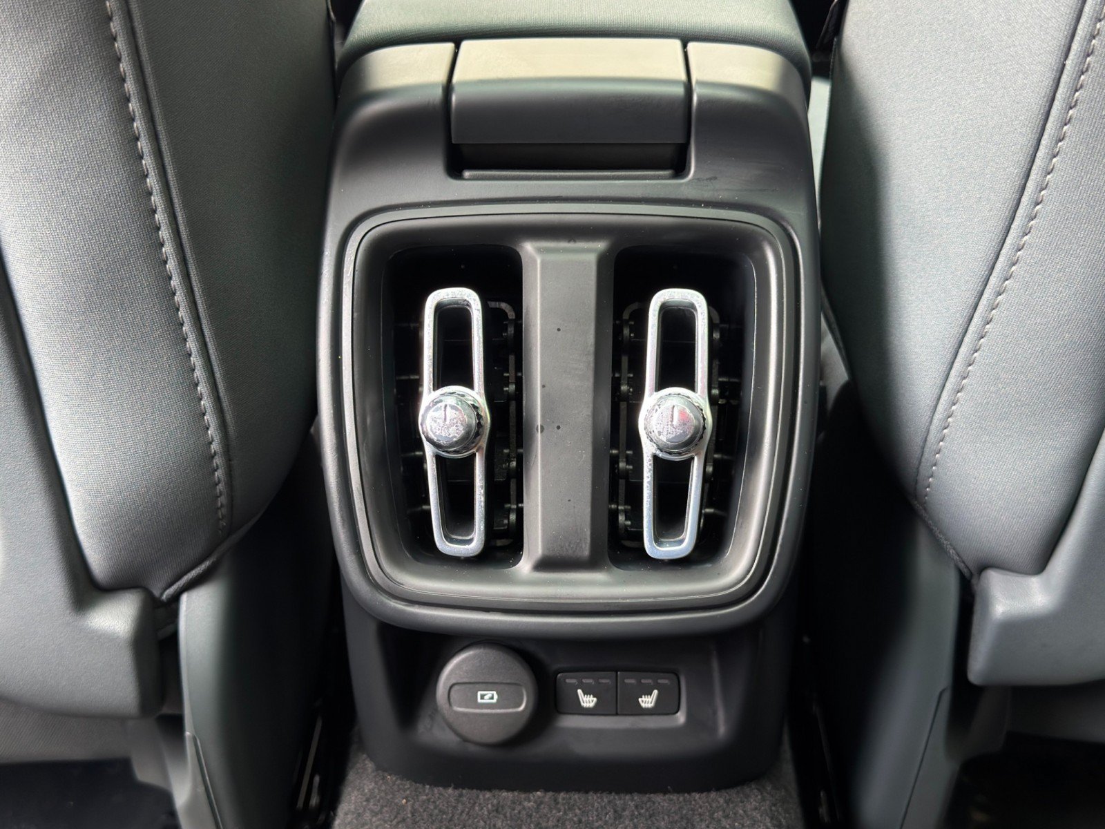 Used 2021 Polestar Polestar 2 AWD/4WD image 30