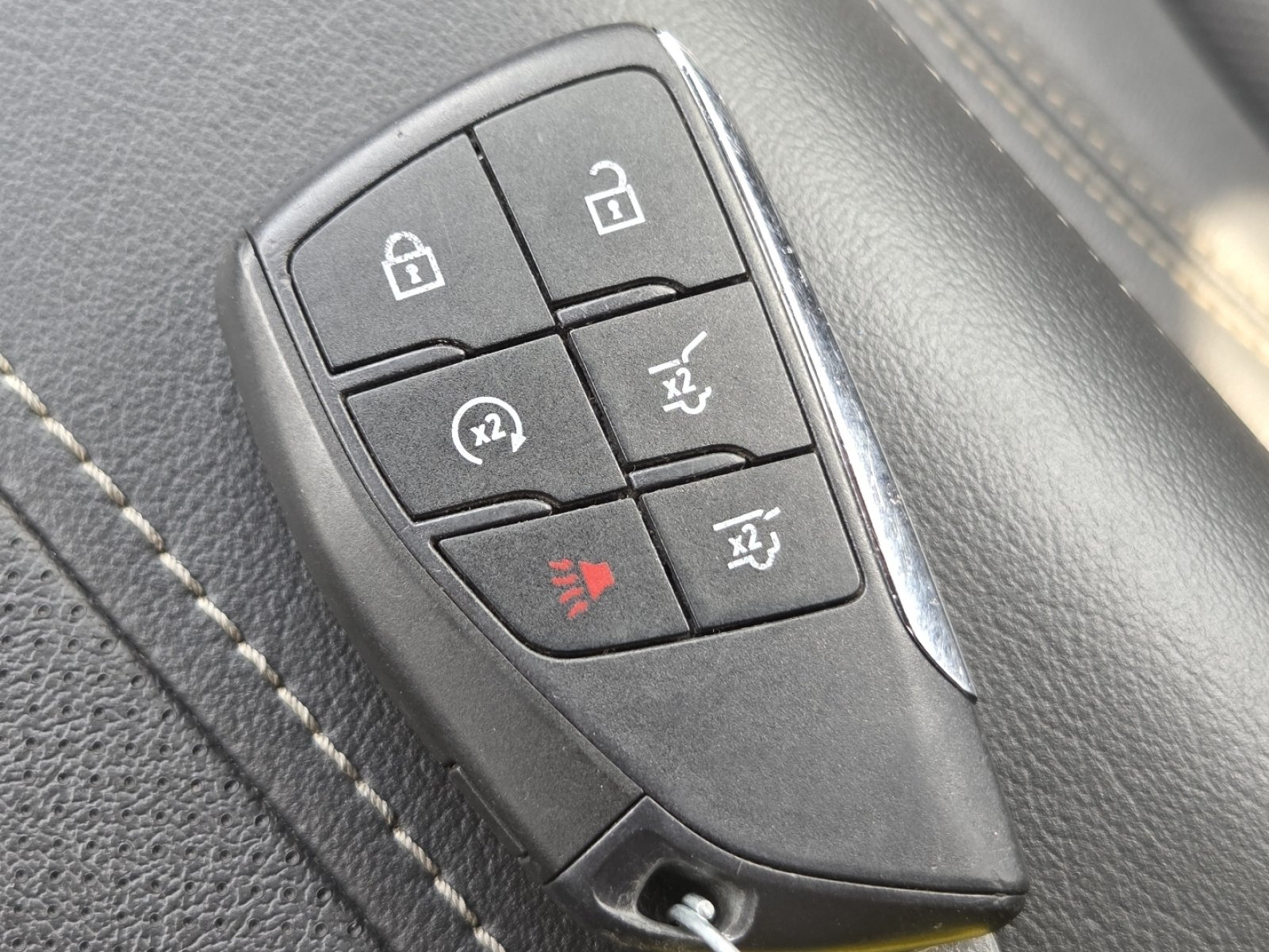 Used 2023 Chevrolet Suburban Premier AWD/4WD image 36