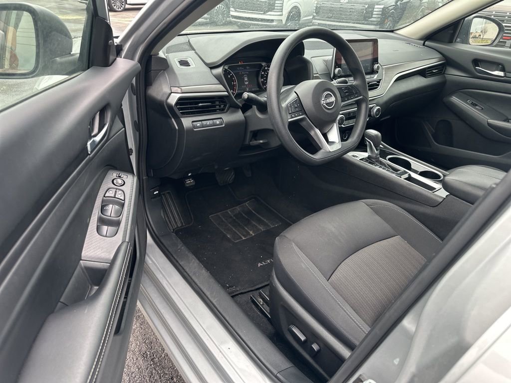Used 2024 Nissan Altima 2.5 SV FWD image 27