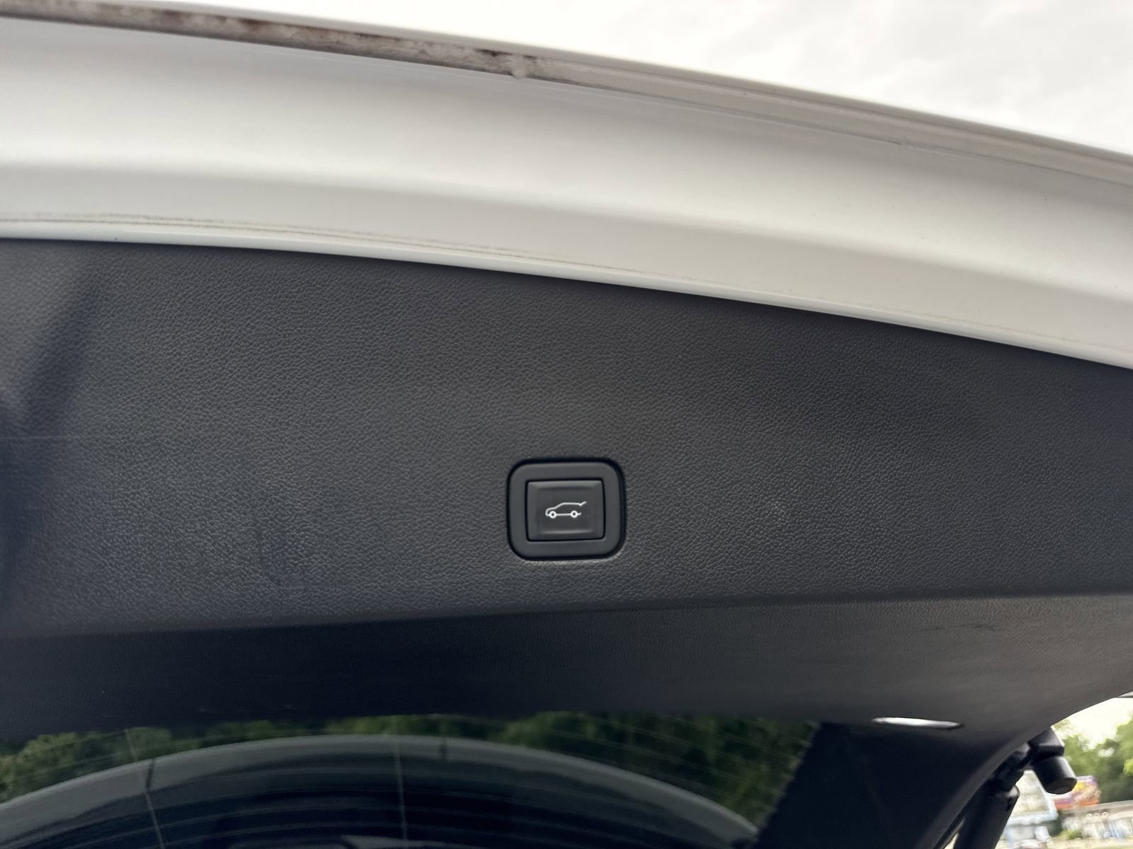Used 2024 Cadillac XT6 Luxury FWD image 35