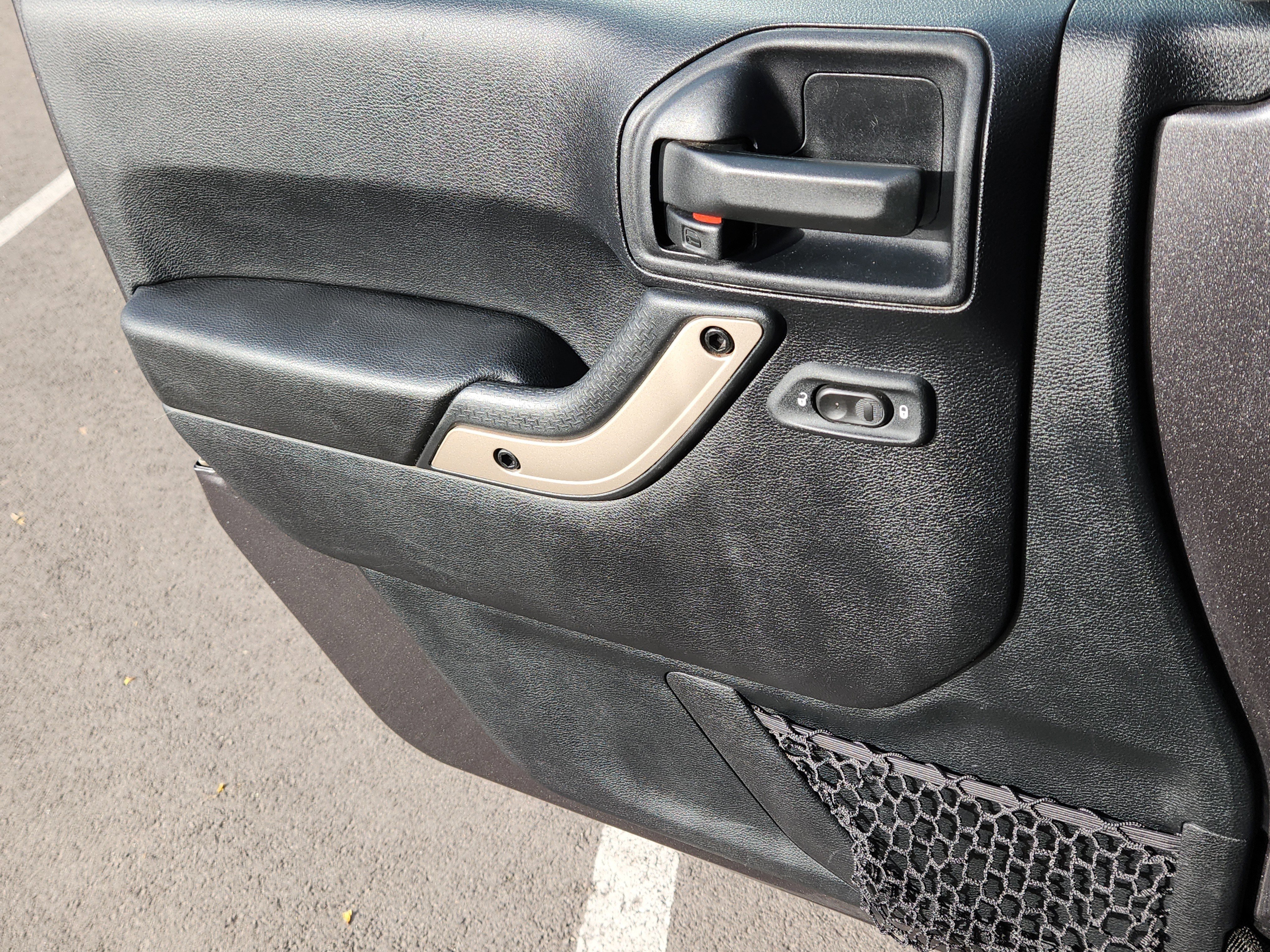 Used 2016 Jeep Wrangler Unlimited Sahara image 6