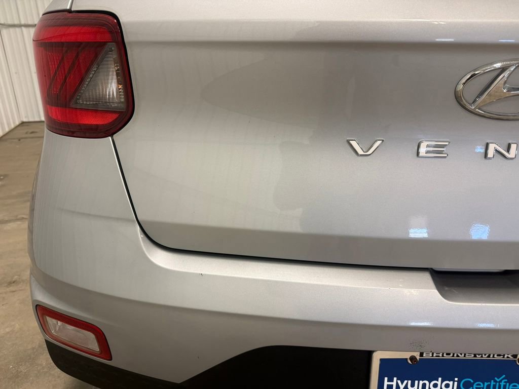 Certified 2022 Hyundai Venue SEL image 11
