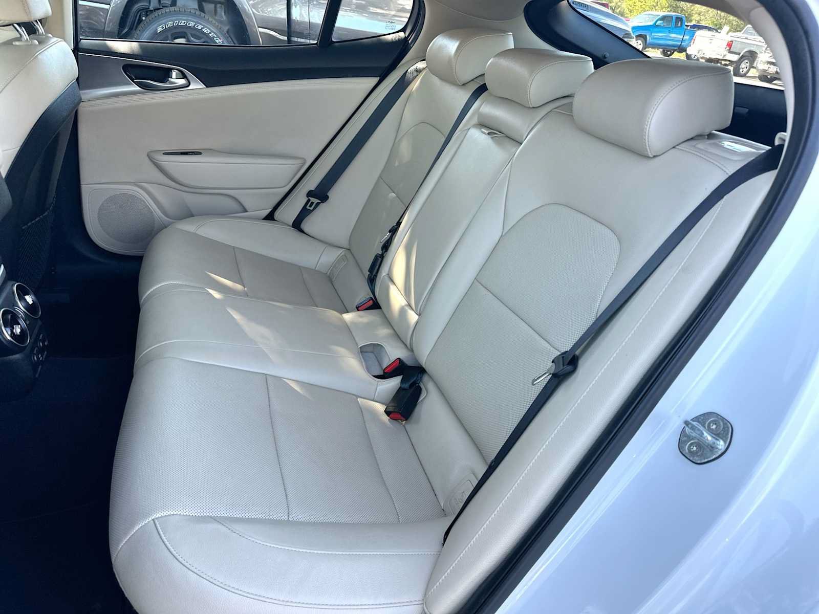 Used 2022 Kia Stinger GT1 RWD image 23