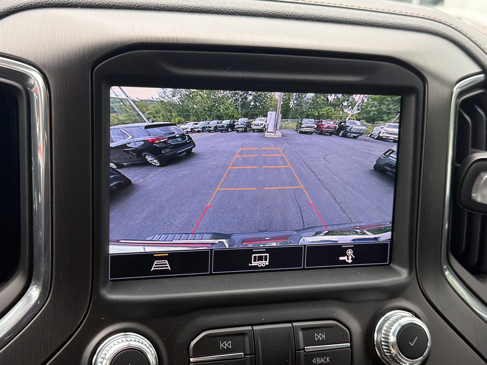 Used 2022 GMC Sierra 2500 AT4 w/ Snow Plow Prep/Camper Package AWD/4WD image 38