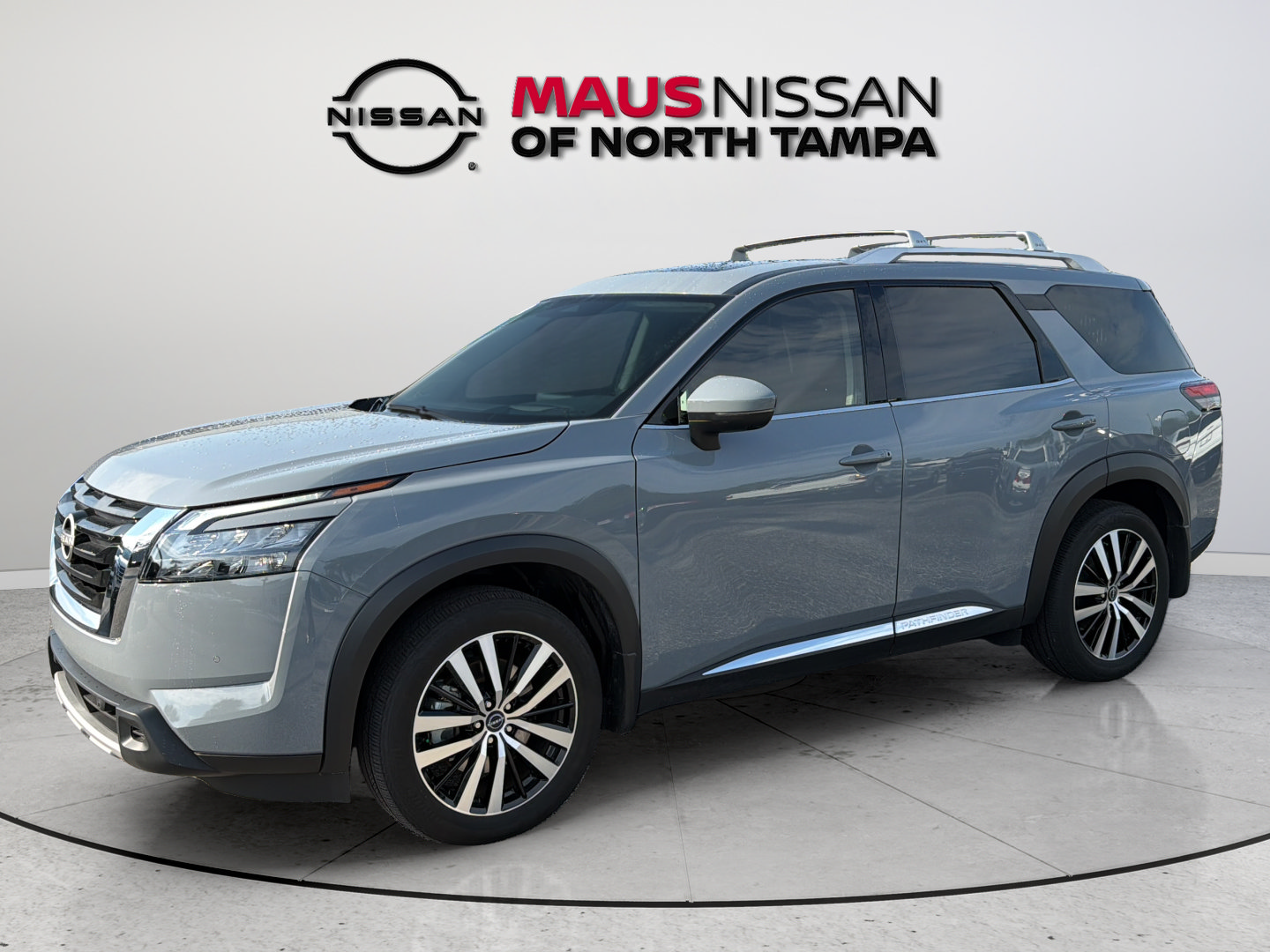 Certified 2025 Nissan Pathfinder Platinum w/ Cargo Package FWD image 5