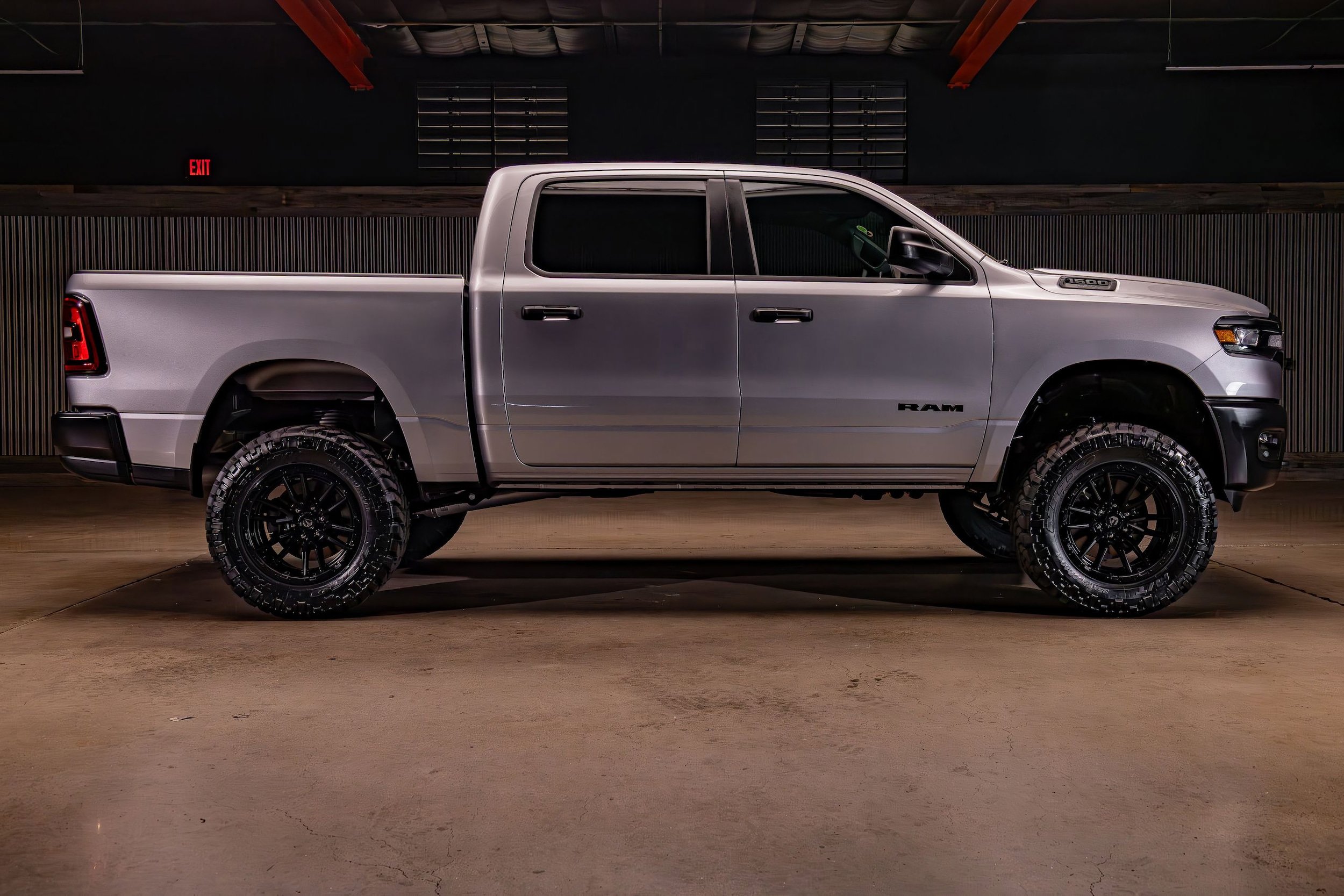 Used 2025 RAM 1500 Classic Warlock AWD/4WD image 11