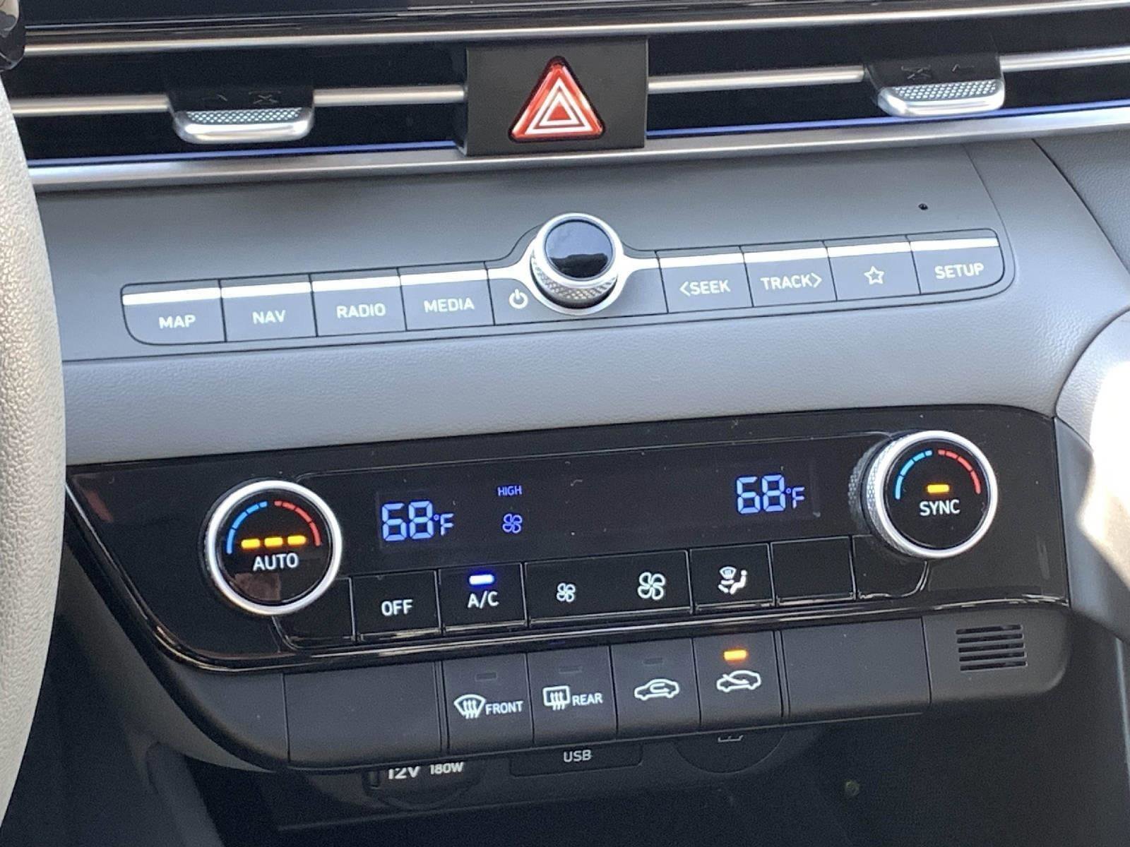 Used 2024 Hyundai Elantra SEL image 23