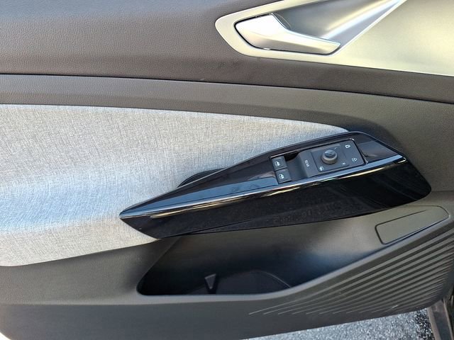 Used 2024 Volkswagen ID.4 2WD image 15