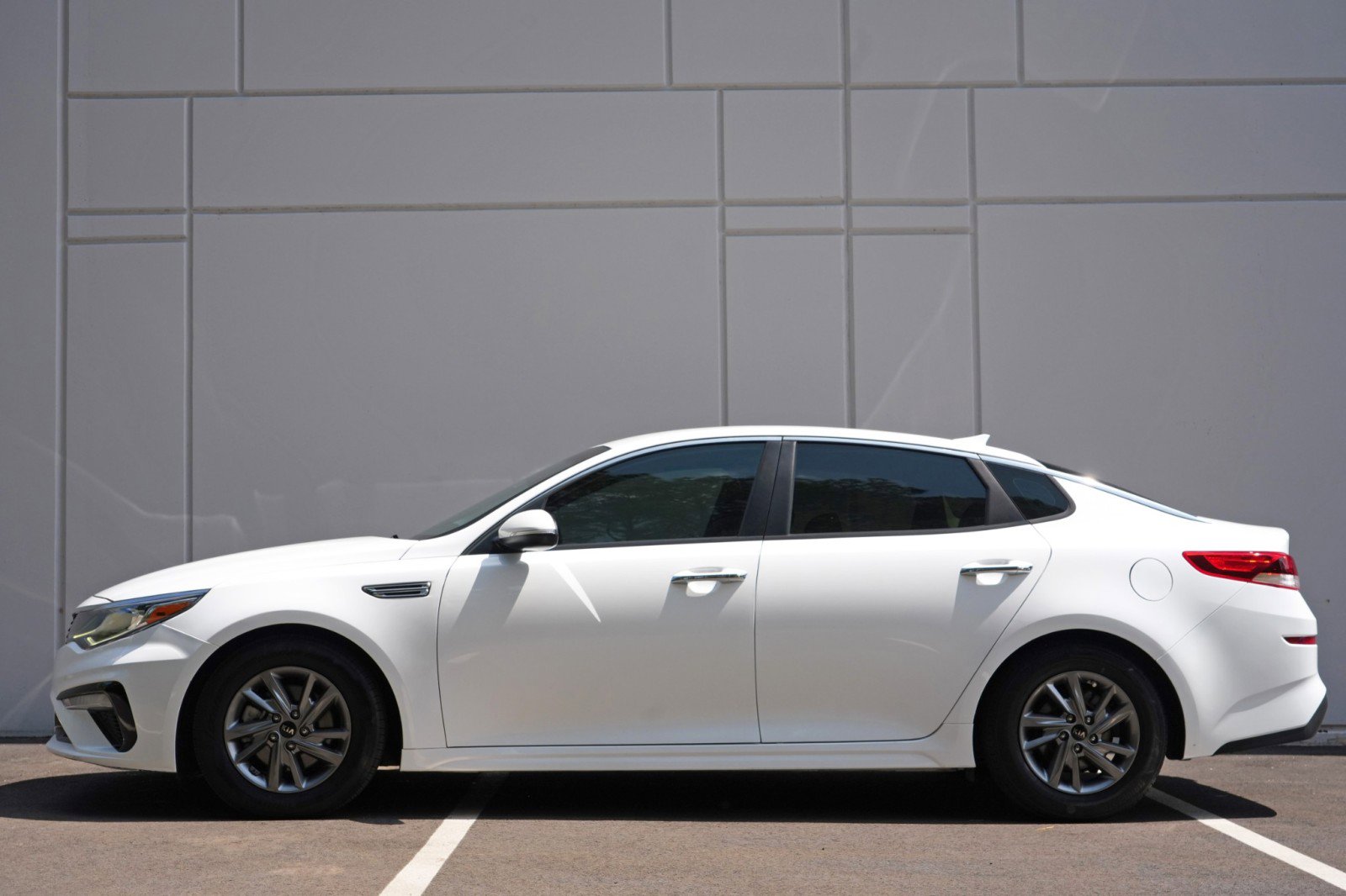 Used 2019 Kia Optima LX FWD image 8