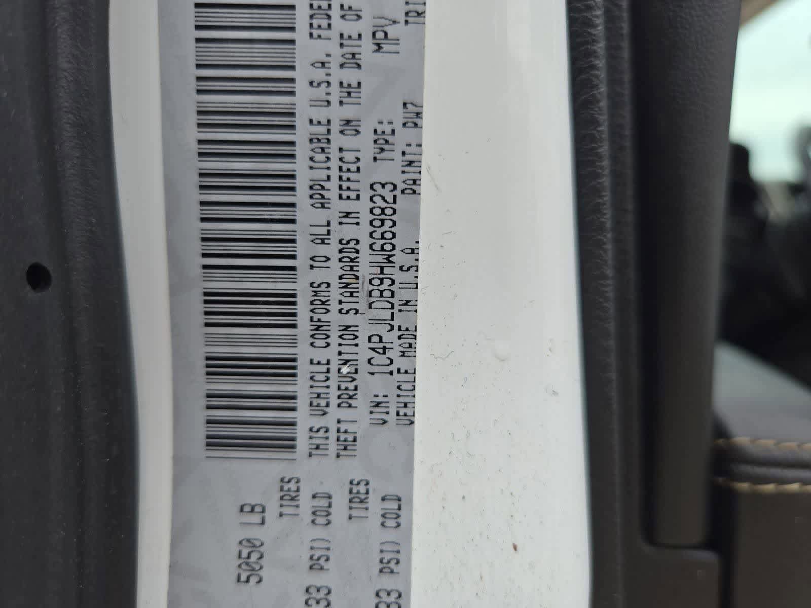 Used 2017 Jeep Cherokee Limited FWD image 34