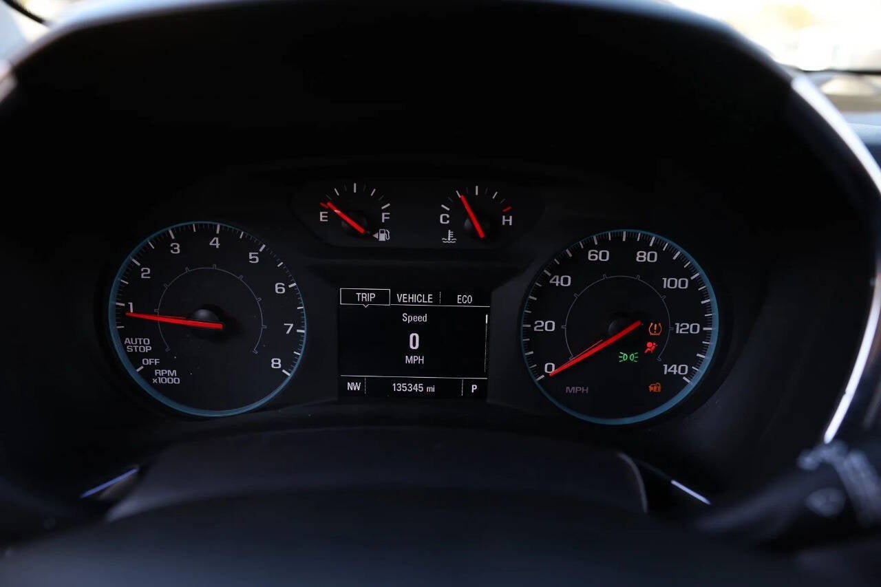 Used 2021 Chevrolet Equinox LS image 19