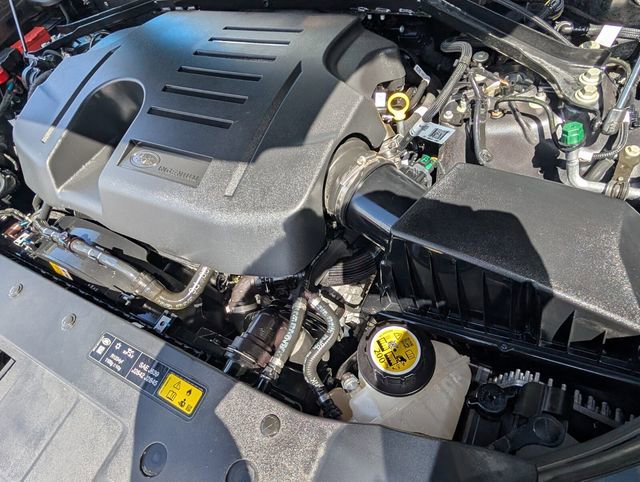 Used 2023 Land Rover Defender 130 X-Dynamic SE image 25