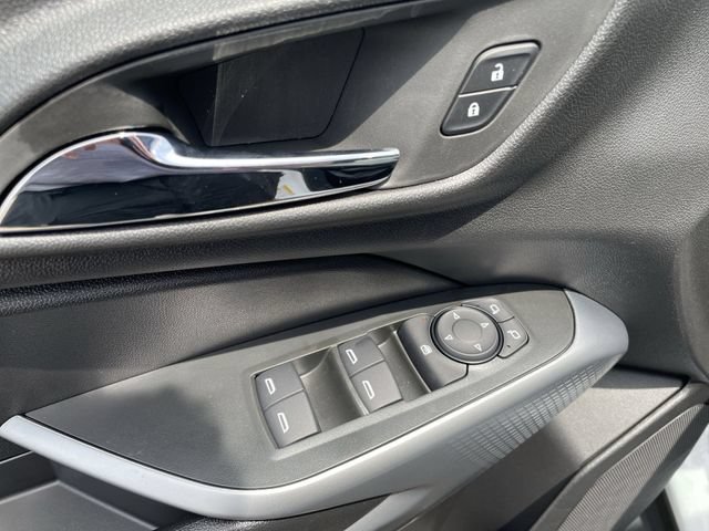 New 2026 Chevrolet Trax LS w/ LS Convenience Package FWD image 23