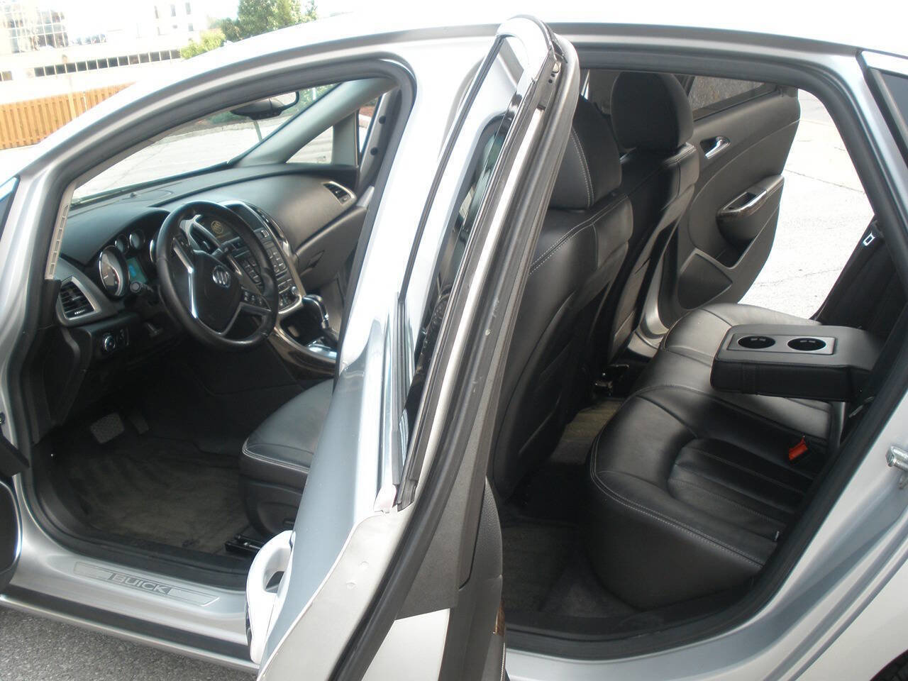 Used 2012 Buick Verano Leather FWD image 19