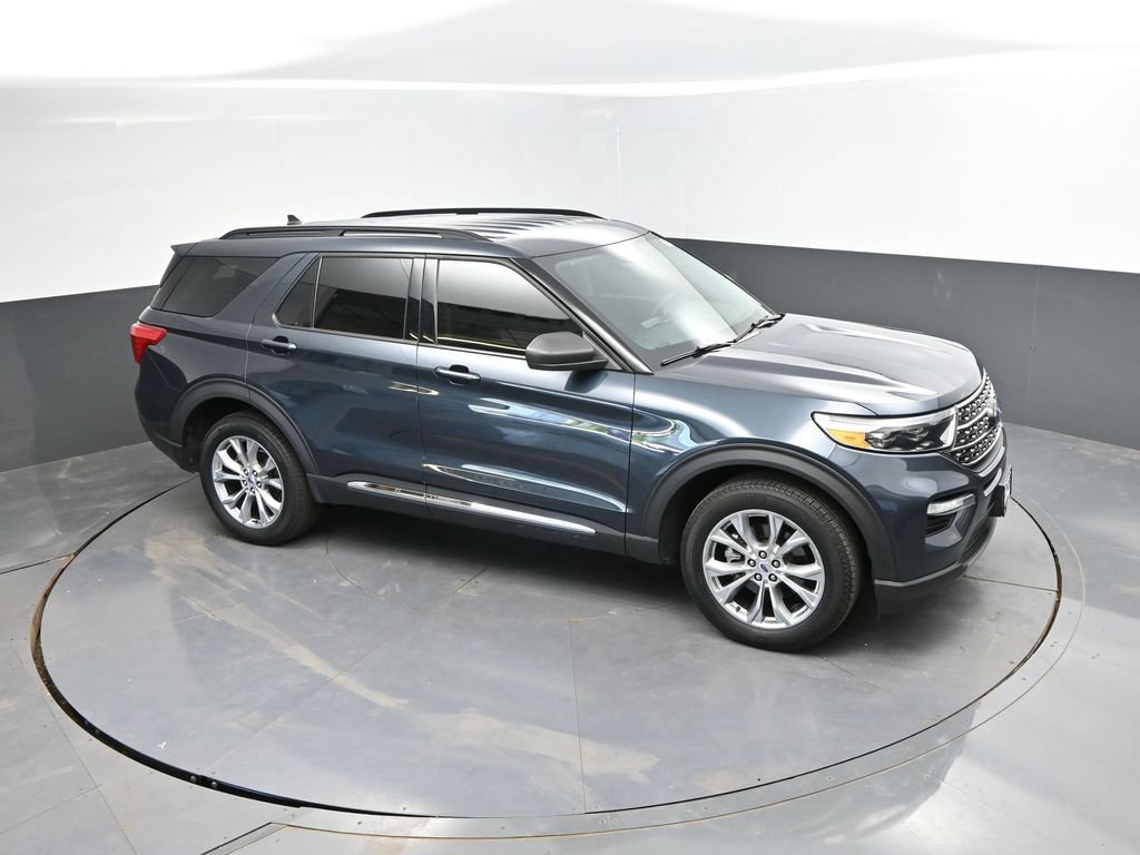 Used 2024 Ford Explorer XLT w/ Equipment Group 202A AWD/4WD image 28