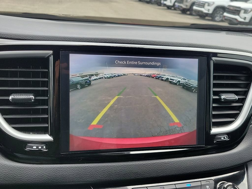 Used 2025 Chrysler Pacifica Select image 17