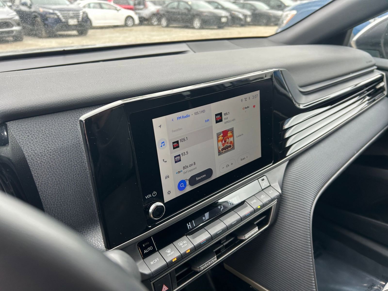 Used 2025 Toyota Camry SE FWD image 21