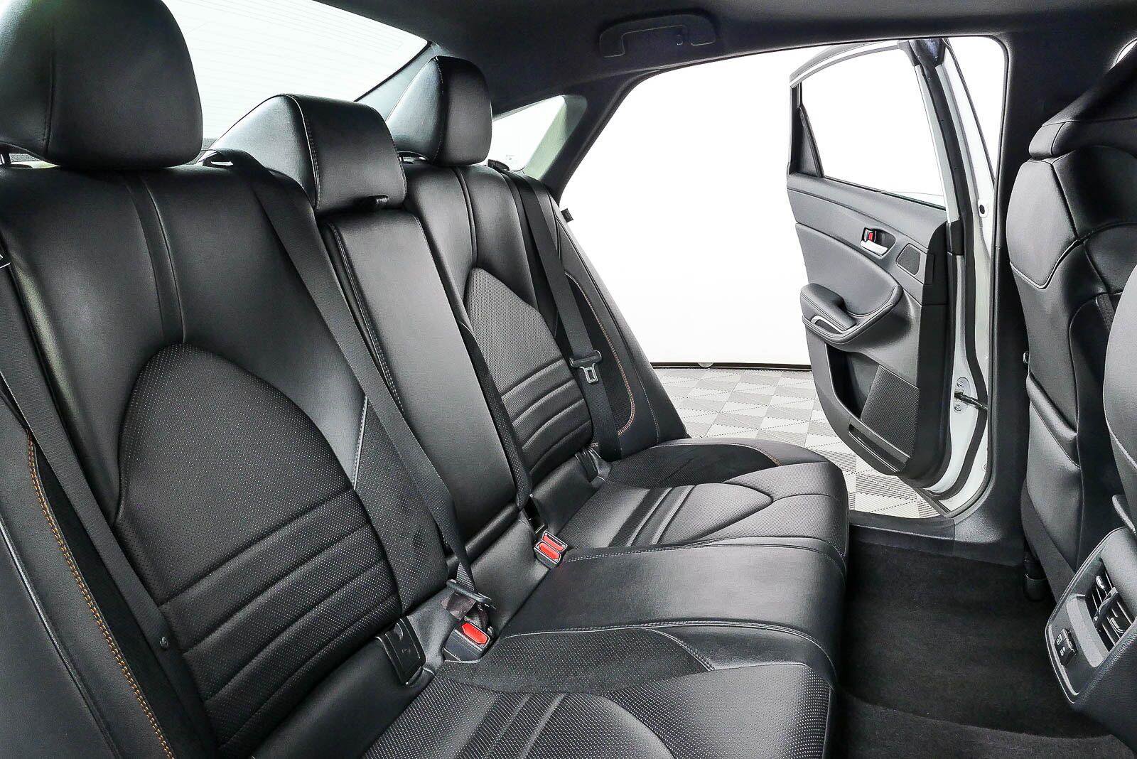 Used 2021 Toyota Avalon XSE FWD image 20