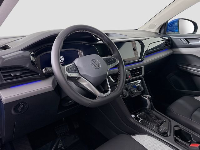 Certified 2024 Volkswagen Taos SEL image 9