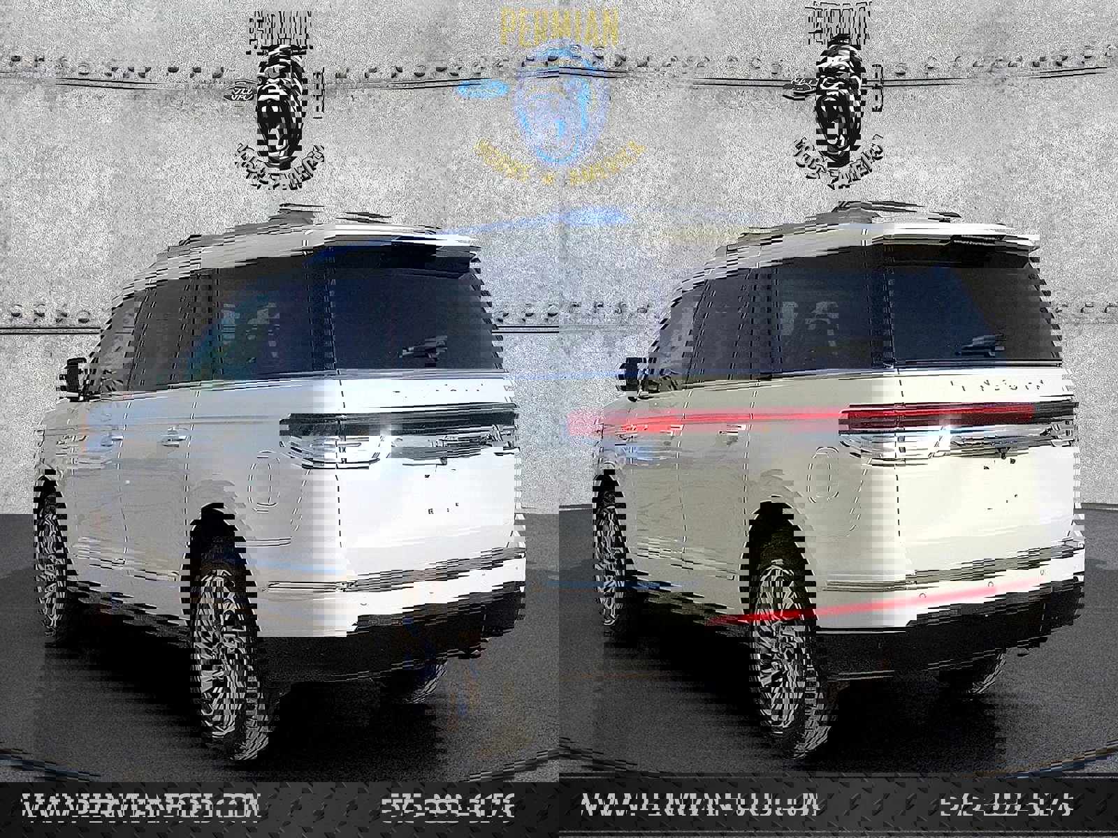 Used 2022 Lincoln Navigator L Reserve image 3