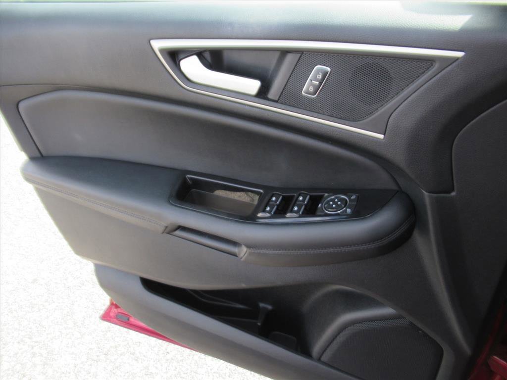 Used 2015 Ford Edge SEL w/ Equipment Group 201A image 25