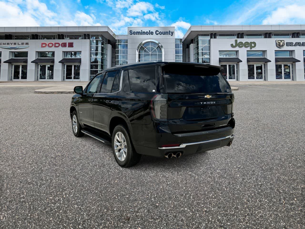 Used 2025 Chevrolet Tahoe Premier AWD/4WD image 6
