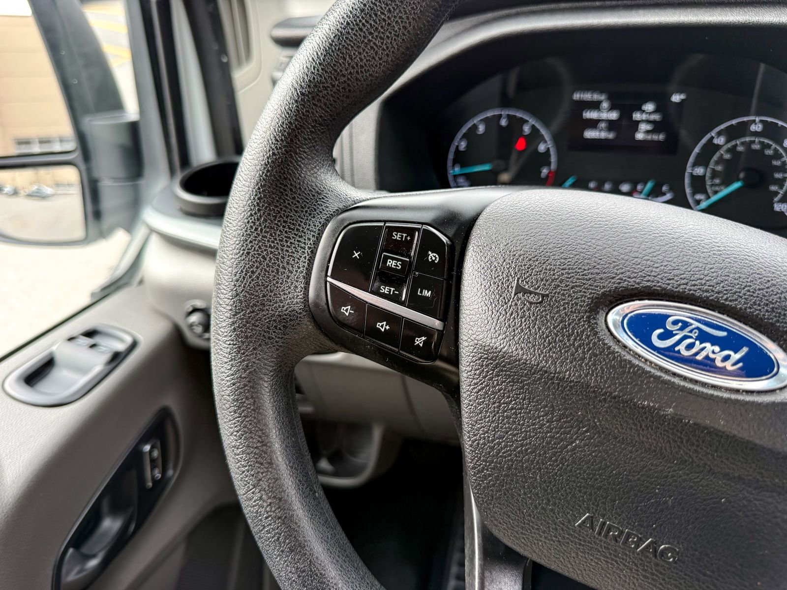 Used 2023 Ford Transit 350 XLT image 38