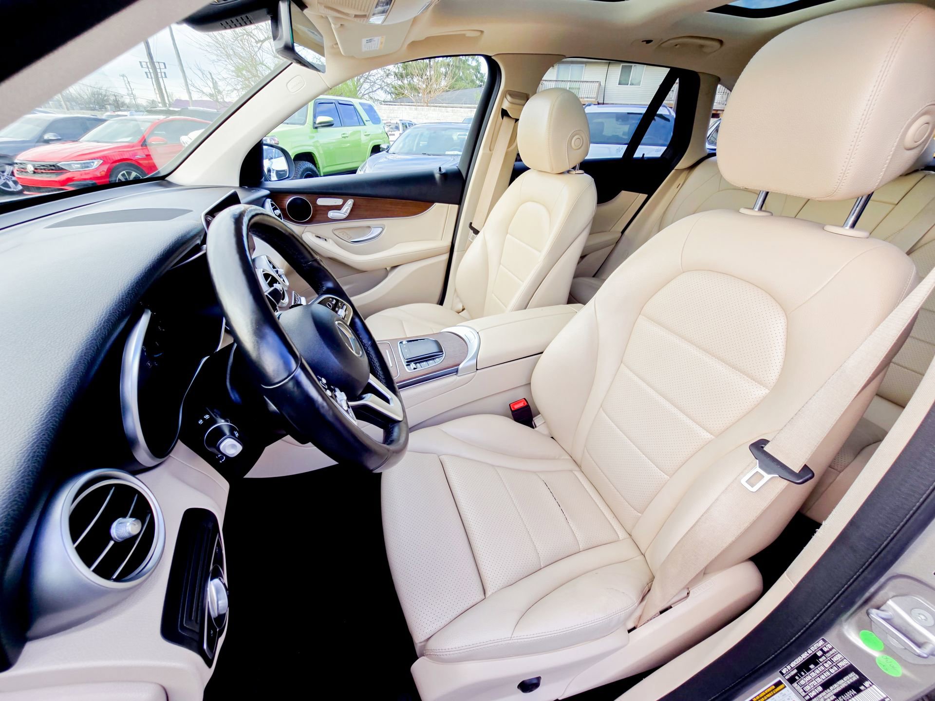 Used 2021 Mercedes-Benz GLC 300 4MATIC image 26