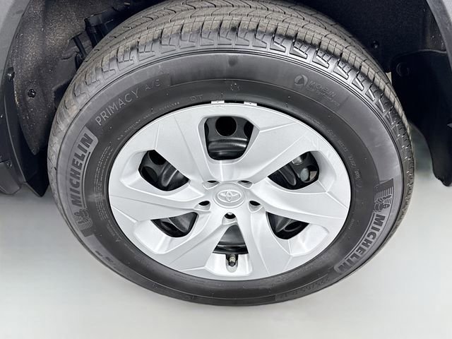 Certified 2025 Toyota RAV4 LE FWD image 29