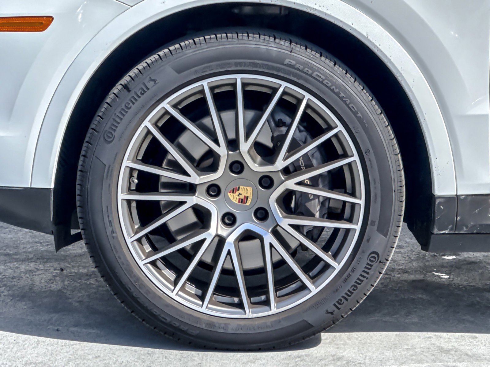 Used 2022 Porsche Cayenne Platinum Edition image 27