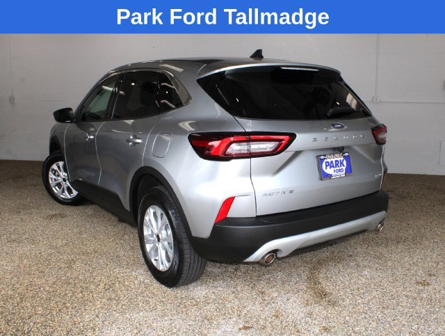 Used 2023 Ford Escape Active AWD/4WD image 2