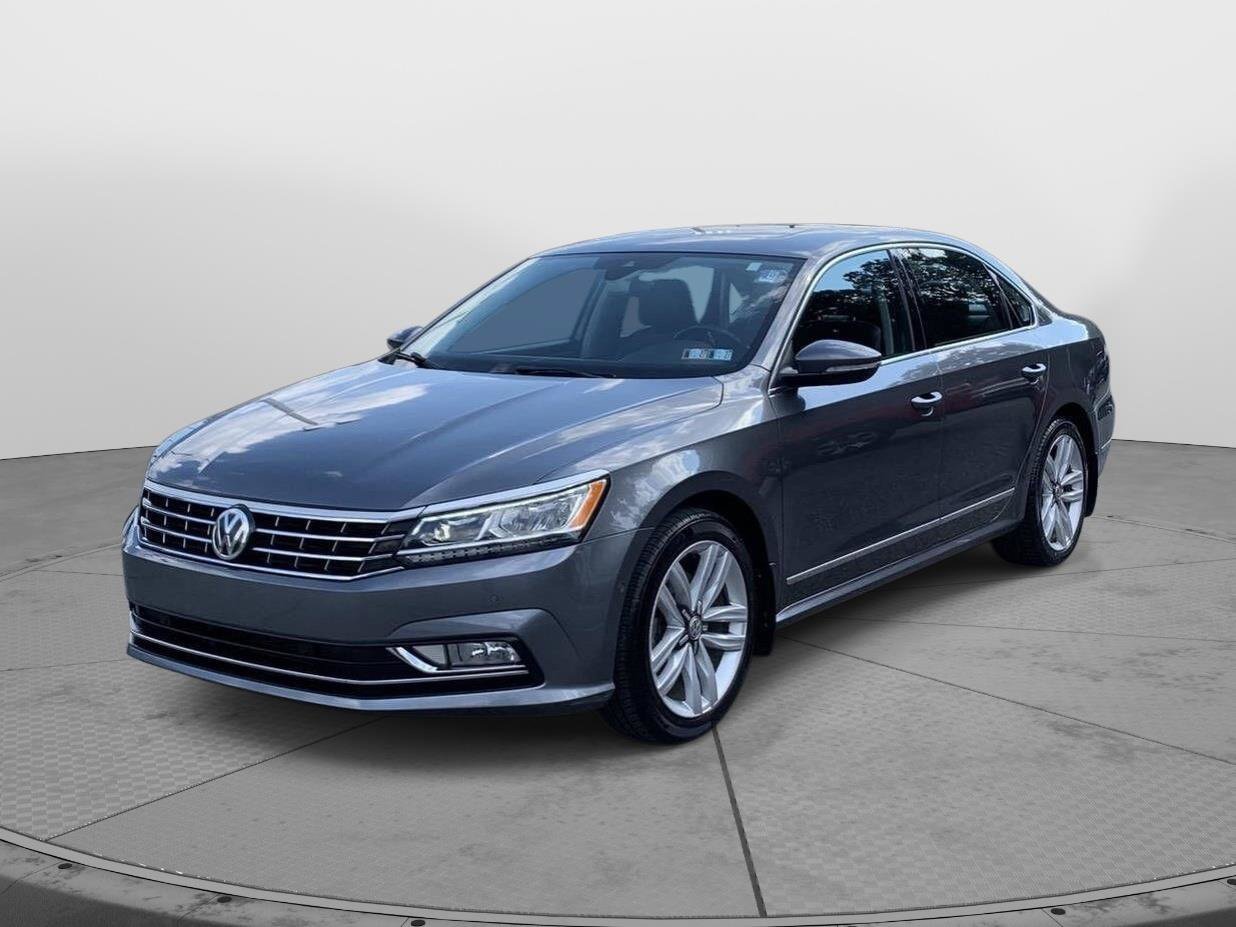 Used 2017 Volkswagen Passat 1.8T SEL Premium FWD image 4
