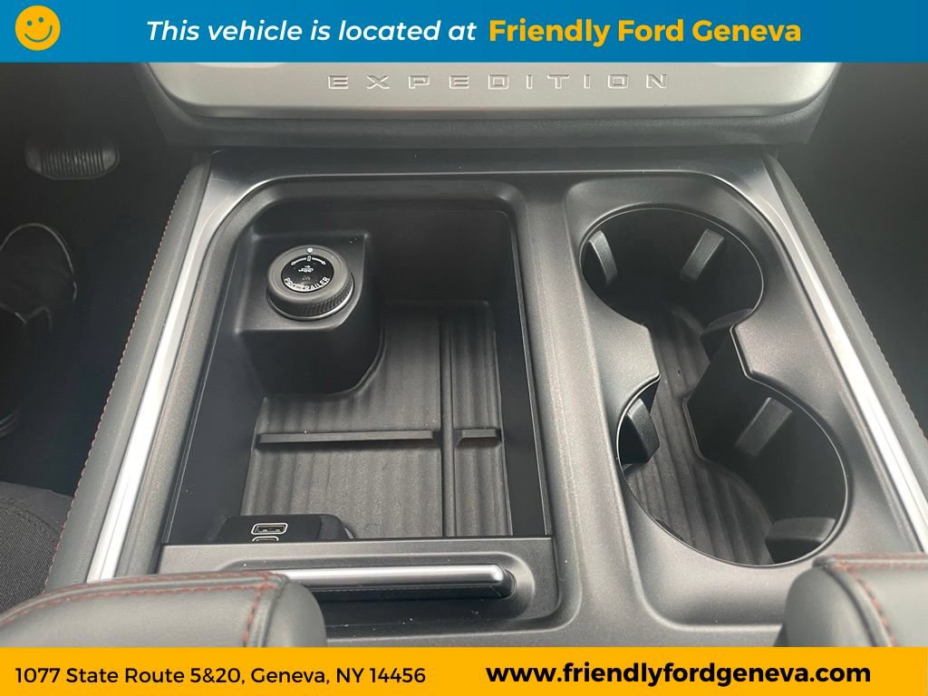 Used 2025 Ford Expedition Max Active AWD/4WD image 23