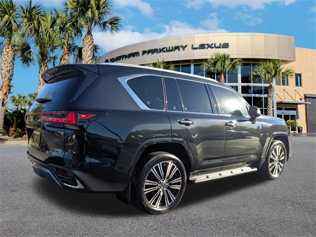 Used 2025 Lexus LX 600 4WD w/ Luxury Package image 5