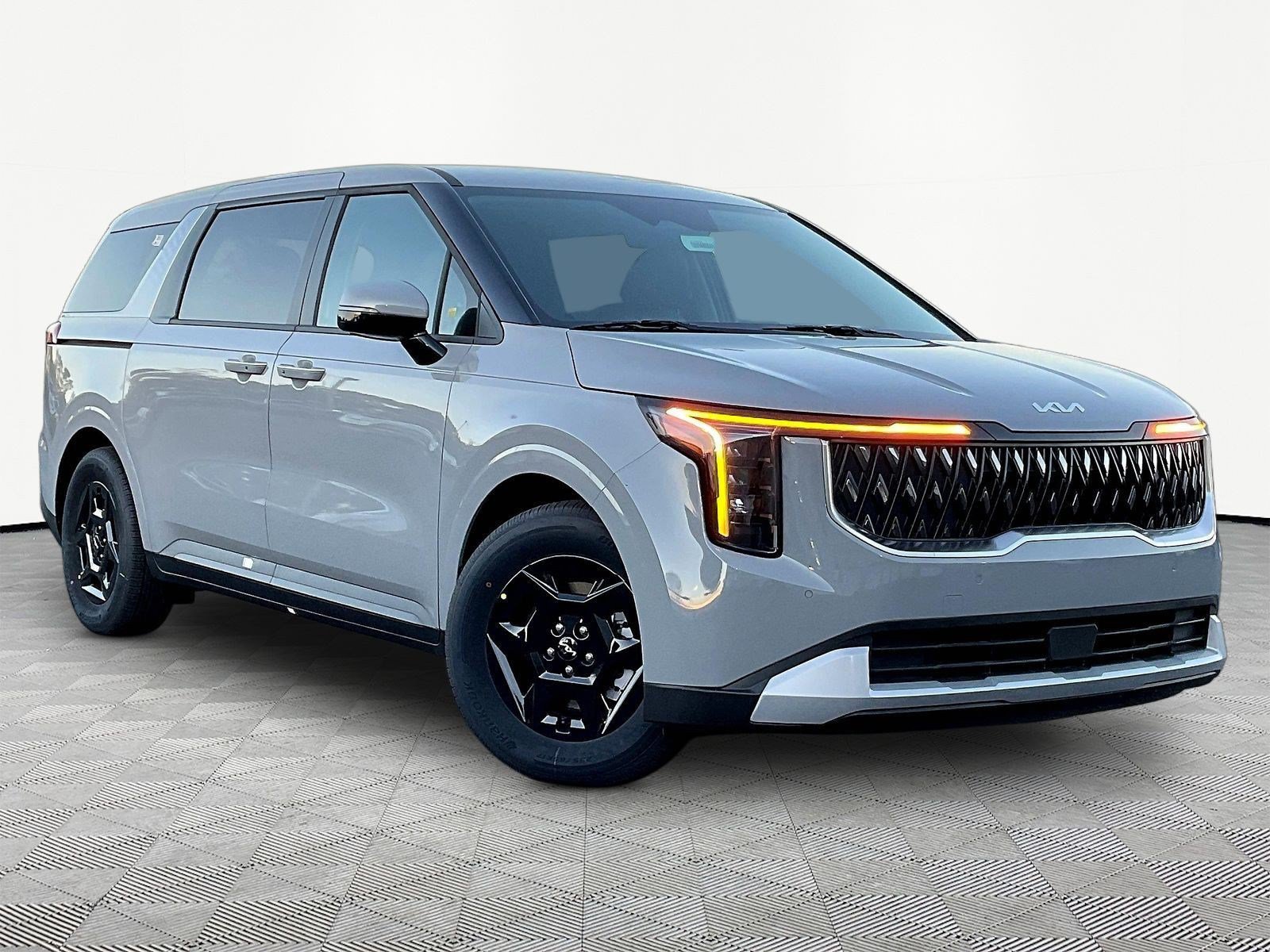 New 2027 Kia Carnival FWD image 3