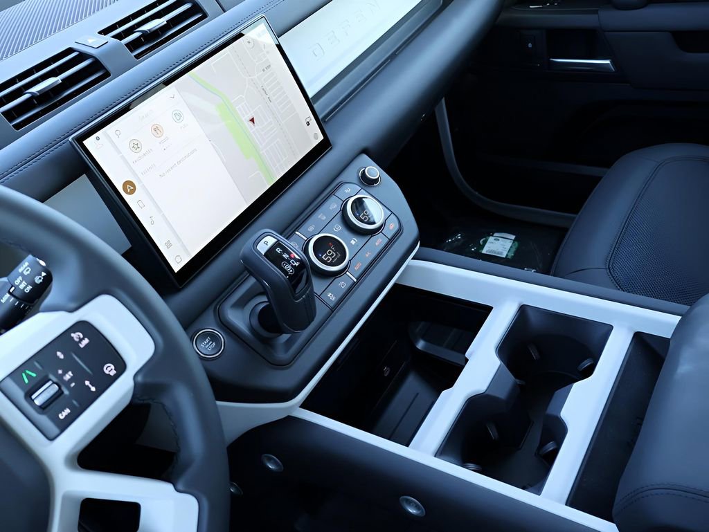 New 2025 Land Rover Defender 110 S image 19