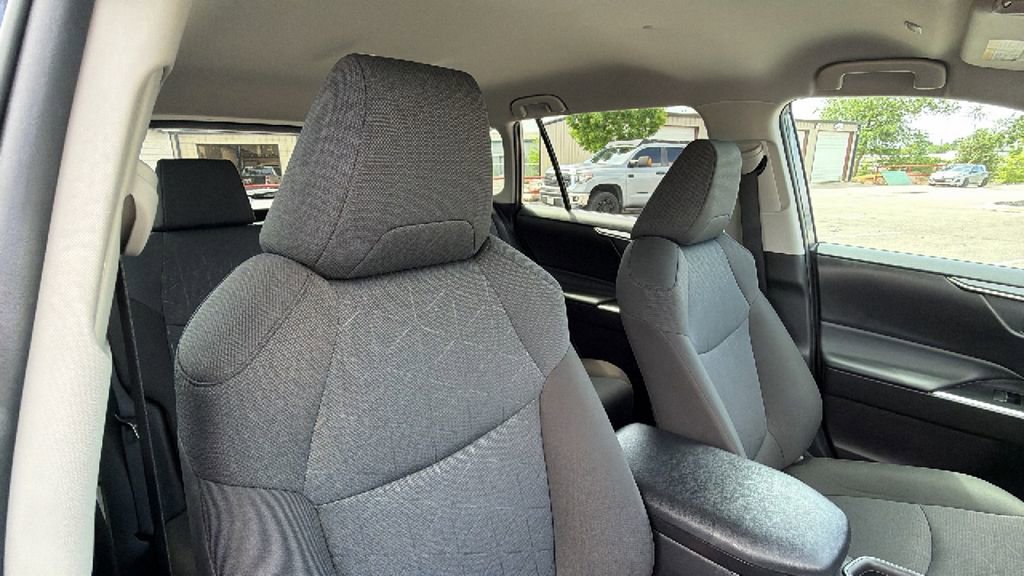 Certified 2025 Toyota RAV4 XLE AWD/4WD image 41