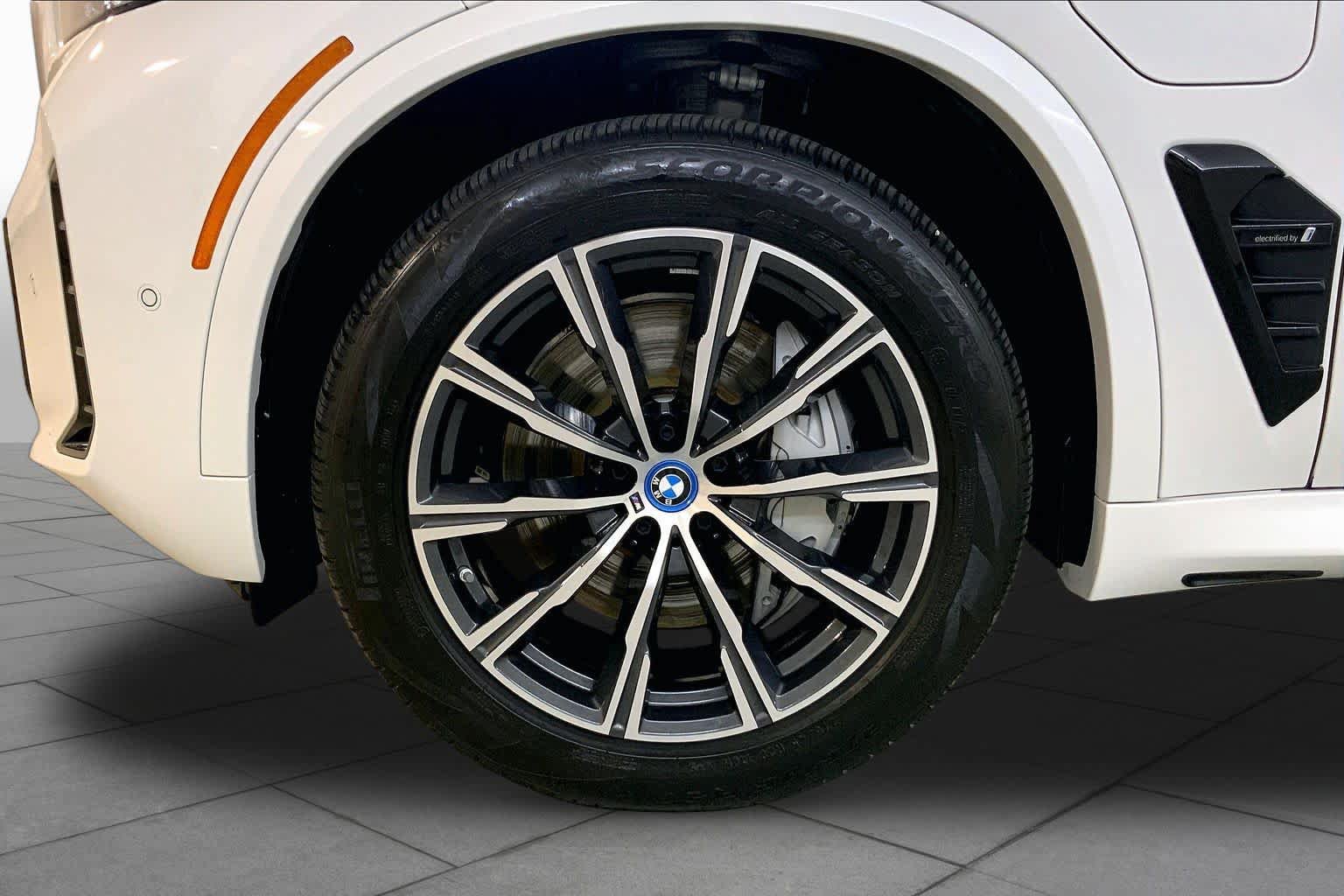 Certified 2024 BMW X5 xDrive50e w/ Executive Package AWD/4WD image 10