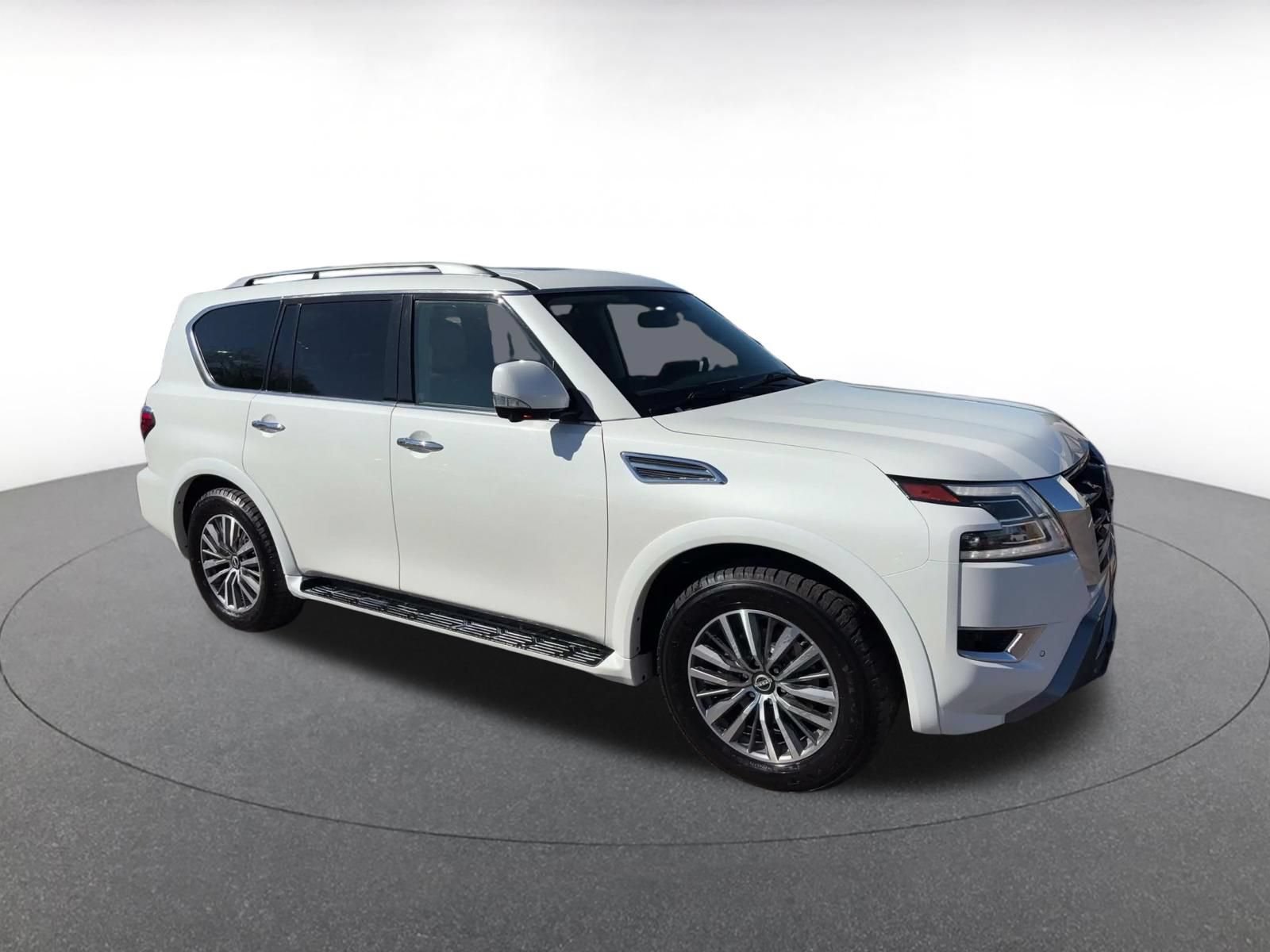 Used 2023 Nissan Armada SL AWD/4WD image 2