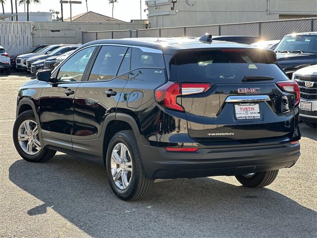 Used 2022 GMC Terrain SLE image 6