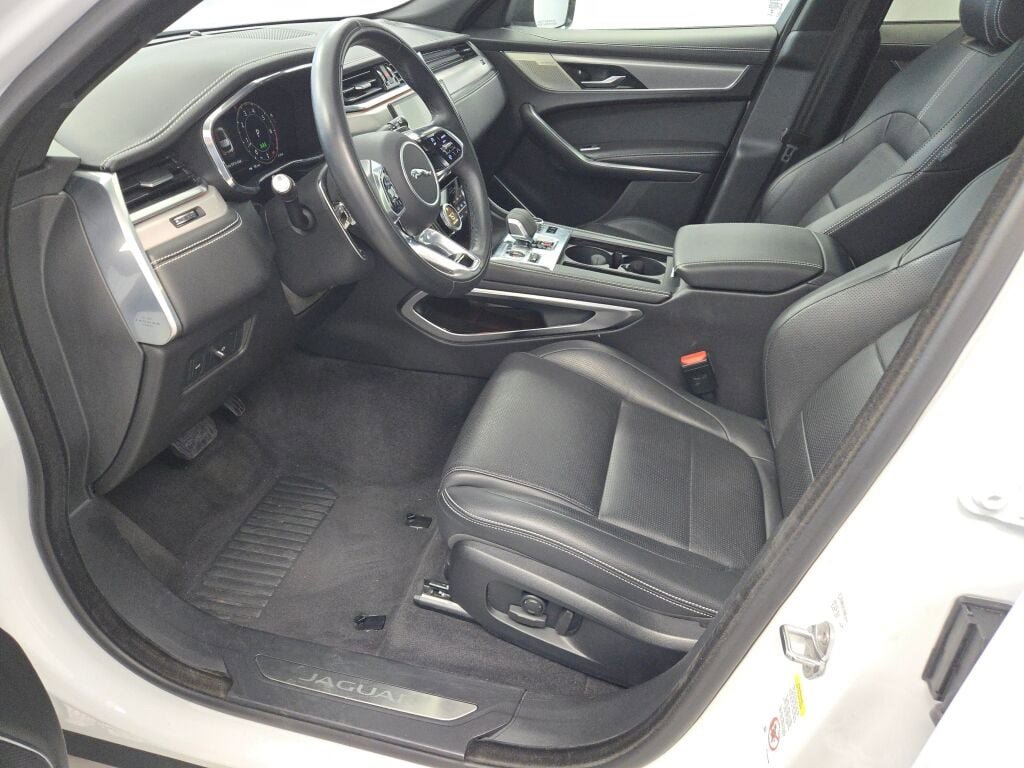 Used 2024 Jaguar F-PACE R-Dynamic S image 25