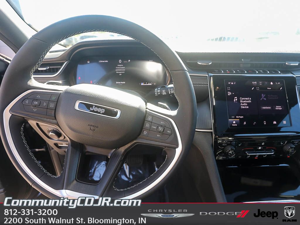 New 2025 Jeep Grand Cherokee Laredo X w/ Luxury Tech Group I image 11