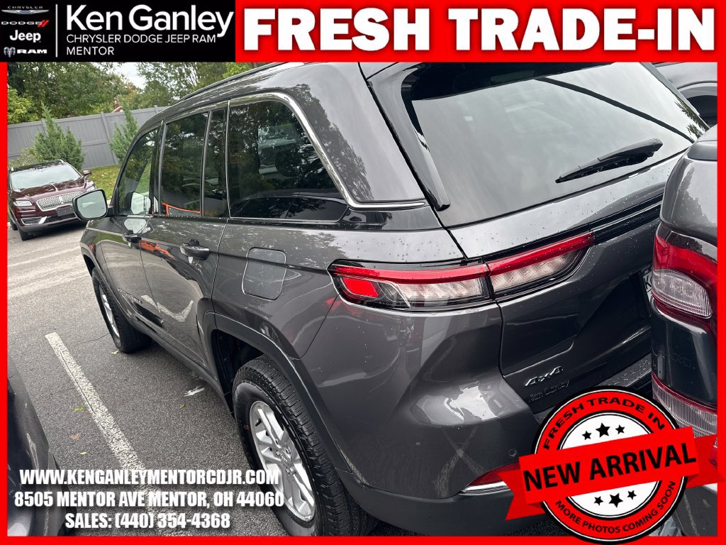 Used 2023 Jeep Grand Cherokee Laredo AWD/4WD image 8