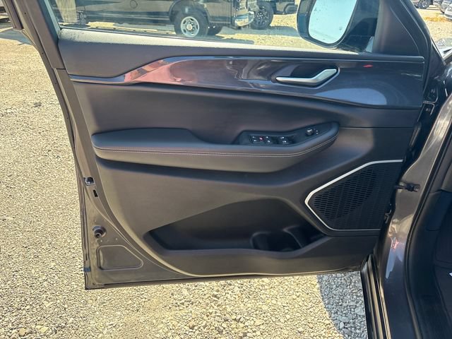 Used 2022 Jeep Grand Cherokee L Laredo AWD/4WD image 7