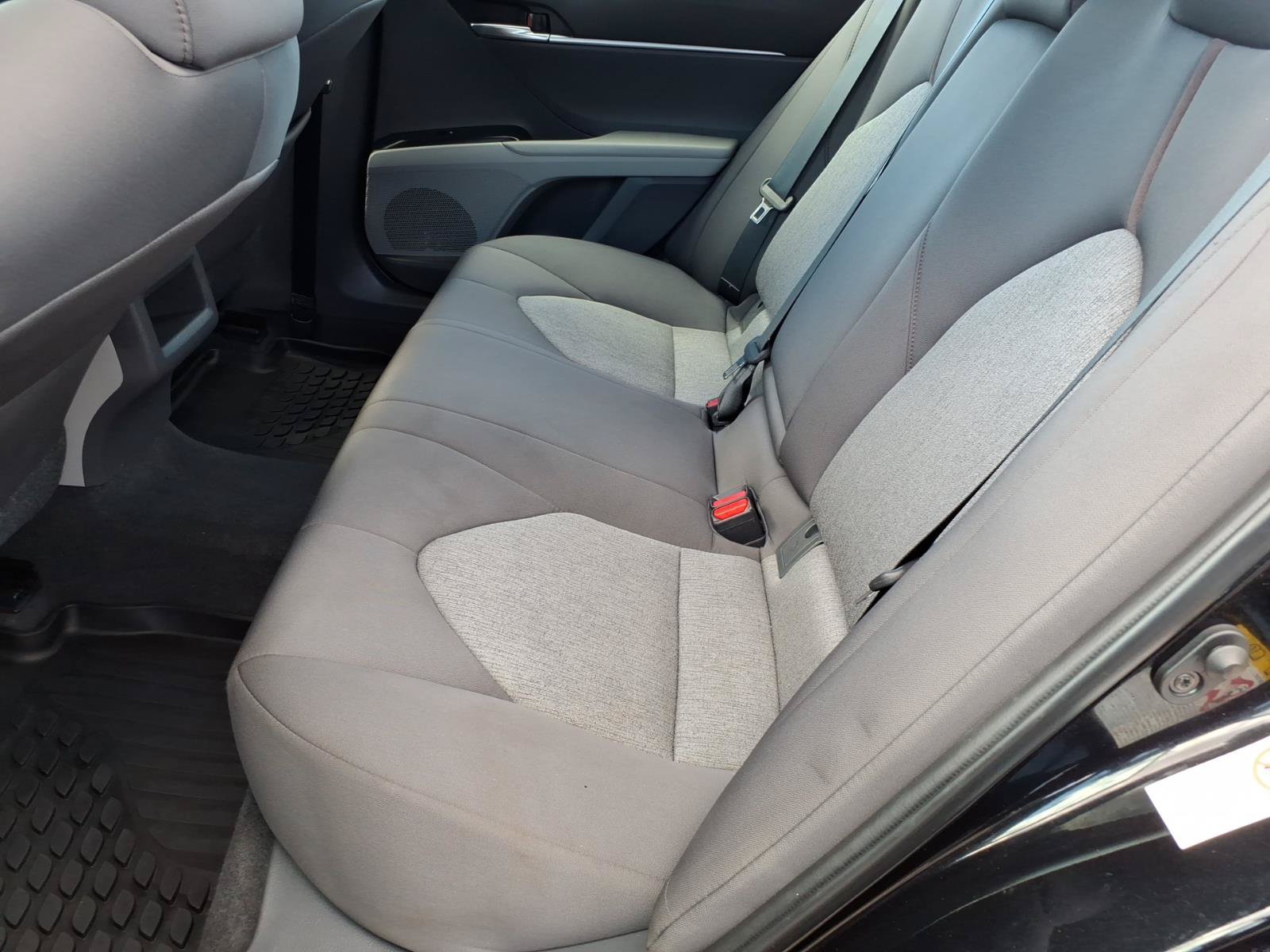 Used 2019 Toyota Camry LE FWD image 11